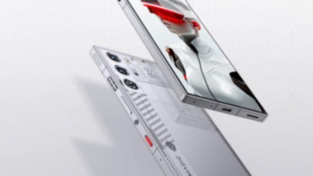 紅魔10 PRO延續(xù)屏下前攝純直屏,全系7英寸左右