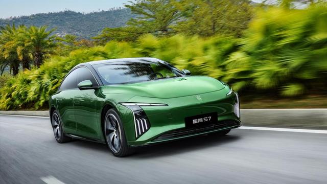 后悔買車買早了!11.98萬(wàn)能拿下中大型轎車,車長(zhǎng)近5米+后置后驅(qū)-有駕 后悔買車買早了!11.98萬(wàn)能拿下中大型轎車,車長(zhǎng)近5米+后置后驅(qū)-有駕