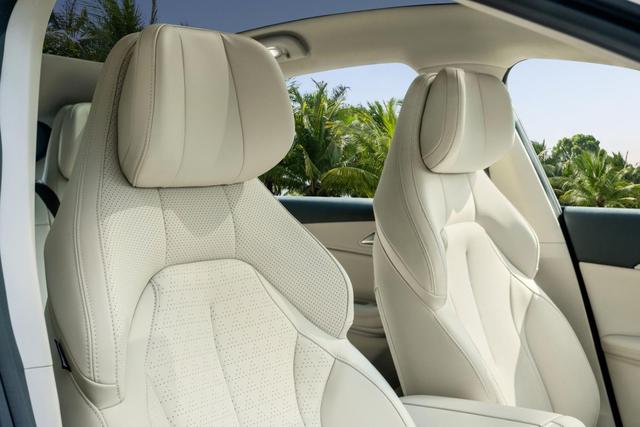 后悔買車買早了!11.98萬(wàn)能拿下中大型轎車,車長(zhǎng)近5米+后置后驅(qū)-有駕 后悔買車買早了!11.98萬(wàn)能拿下中大型轎車,車長(zhǎng)近5米+后置后驅(qū)-有駕