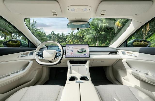 后悔買車買早了!11.98萬(wàn)能拿下中大型轎車,車長(zhǎng)近5米+后置后驅(qū)-有駕 后悔買車買早了!11.98萬(wàn)能拿下中大型轎車,車長(zhǎng)近5米+后置后驅(qū)-有駕