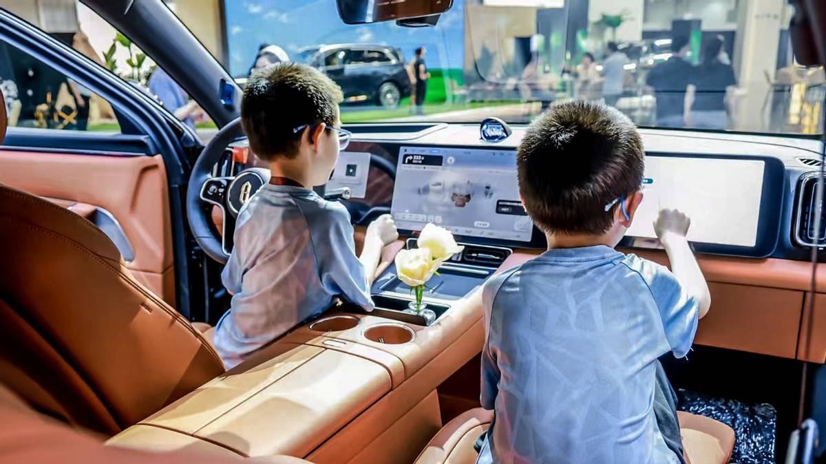 新勢(shì)力1年內(nèi)造不出來(lái)?極氪9X發(fā)布,是吉利不服華為小米