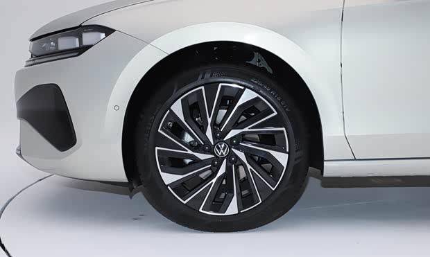 一汽-大眾速騰L正式發(fā)布:軸距加長 設(shè)計全面革新