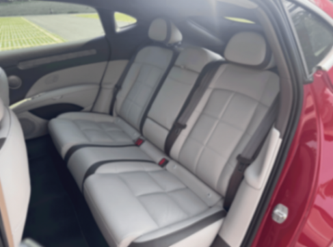 試駕智己L6,兼顧優雅與運動,年輕人的時尚單品!