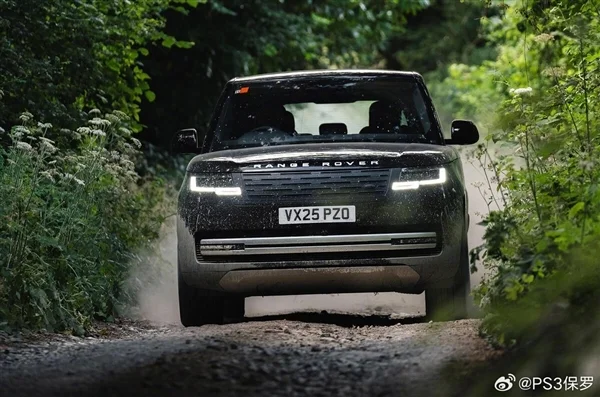 思路對了！純電路虎攬勝實(shí)車公布：和燃油版看不出什么區(qū)別