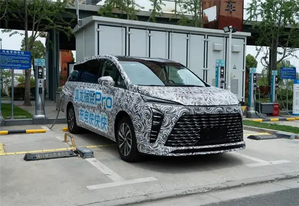 別克全新GL8陸尊諜照曝光:同級唯一5C超充10%-65%僅需15分鐘 別克全新GL8陸尊諜照曝光:同級唯一5C超充 10%-65%僅需15分鐘