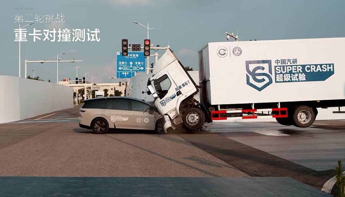 上市7天表現堪憂,理想i8降價增配,全系一款售33.98萬