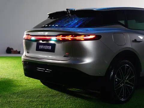 改款勝似換代!嵐圖知音攜手華為,再次復(fù)刻爆款密碼?