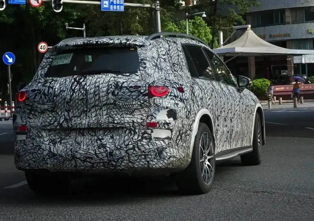 支持800V技術/配備空氣懸架 國產奔馳GLC純電版諜照曝光