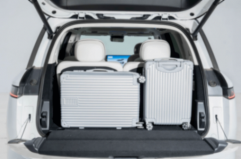 深藍(lán)S09 vs 領(lǐng)克900:誰(shuí)更懂“精智消費(fèi)”人群?