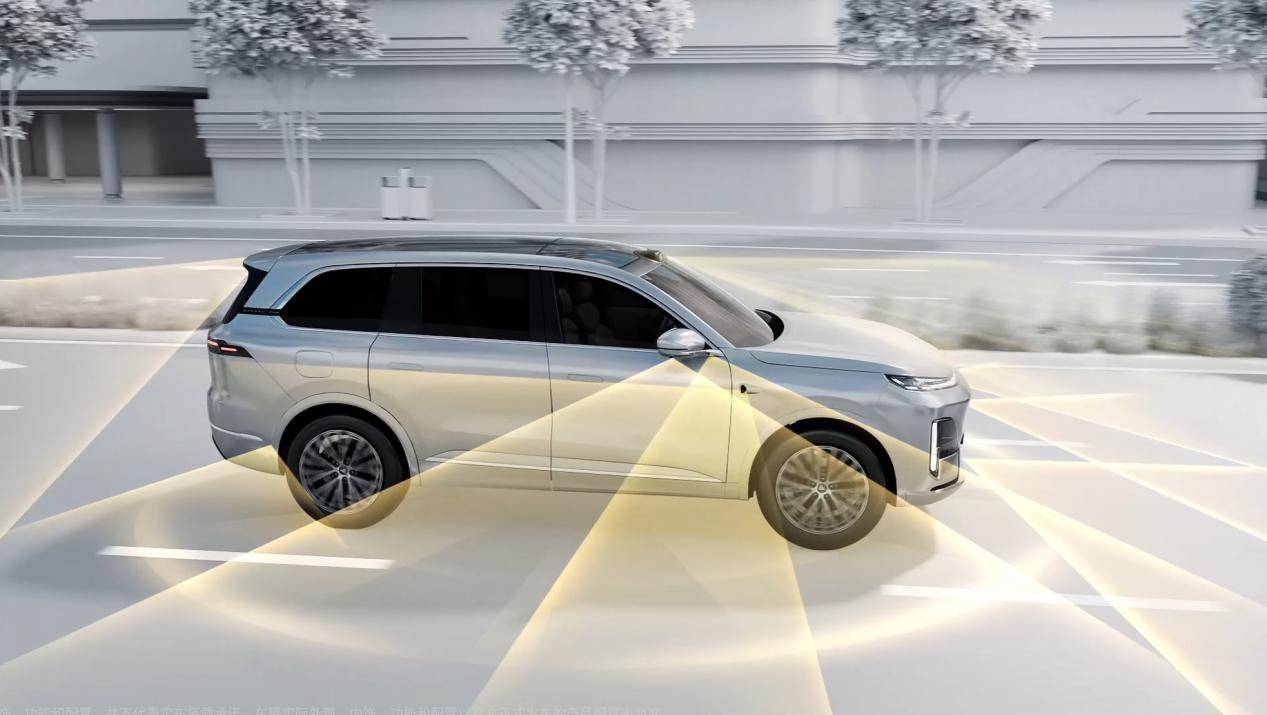 深藍(lán)S09 vs 領(lǐng)克900:誰(shuí)更懂“精智消費(fèi)”人群?