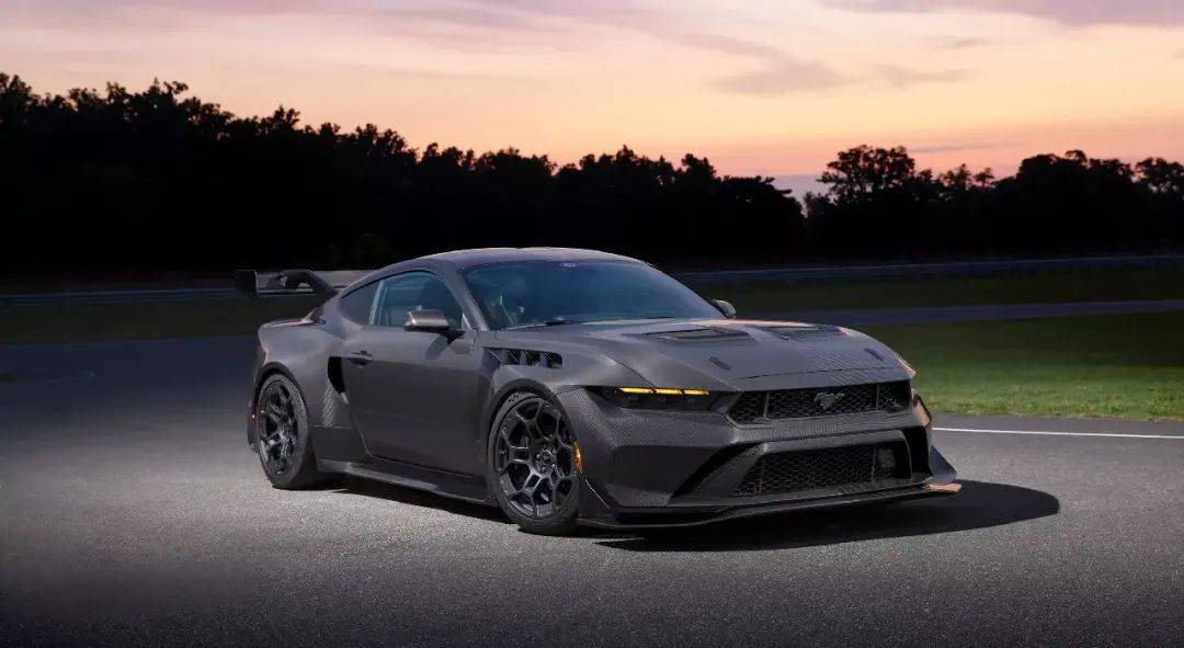 福特發布全新Mustang GTD Liquid Carbon,全碳車身要多帥有多帥