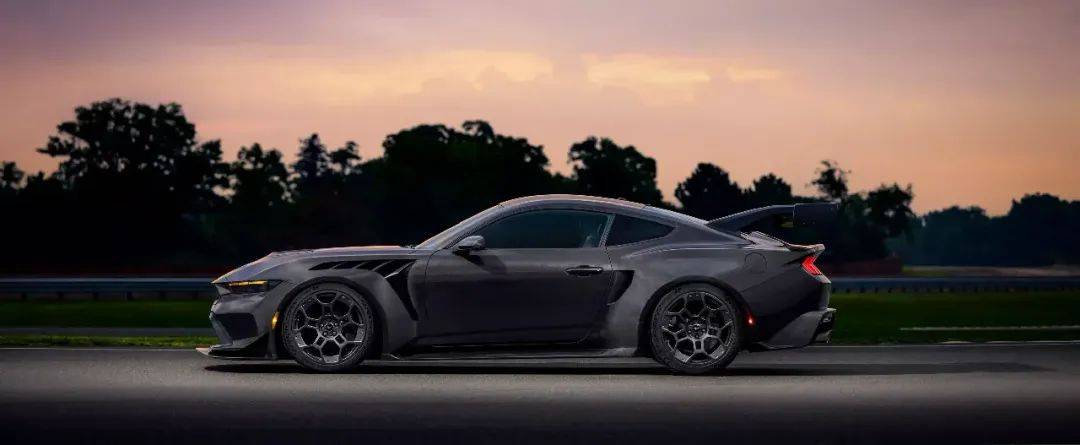 福特發布全新Mustang GTD Liquid Carbon,全碳車身要多帥有多帥