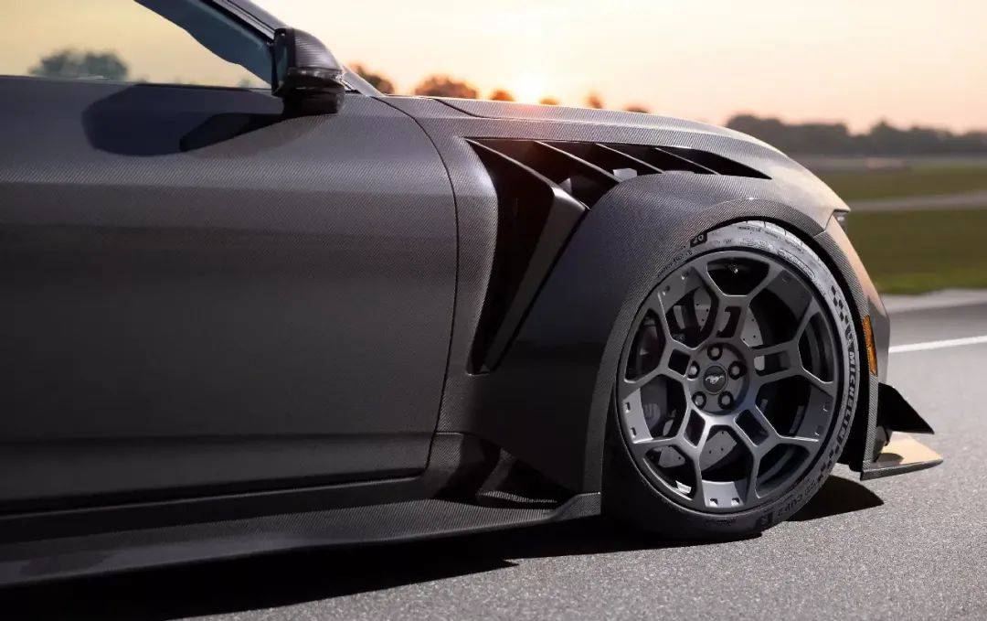 福特發布全新Mustang GTD Liquid Carbon,全碳車身要多帥有多帥