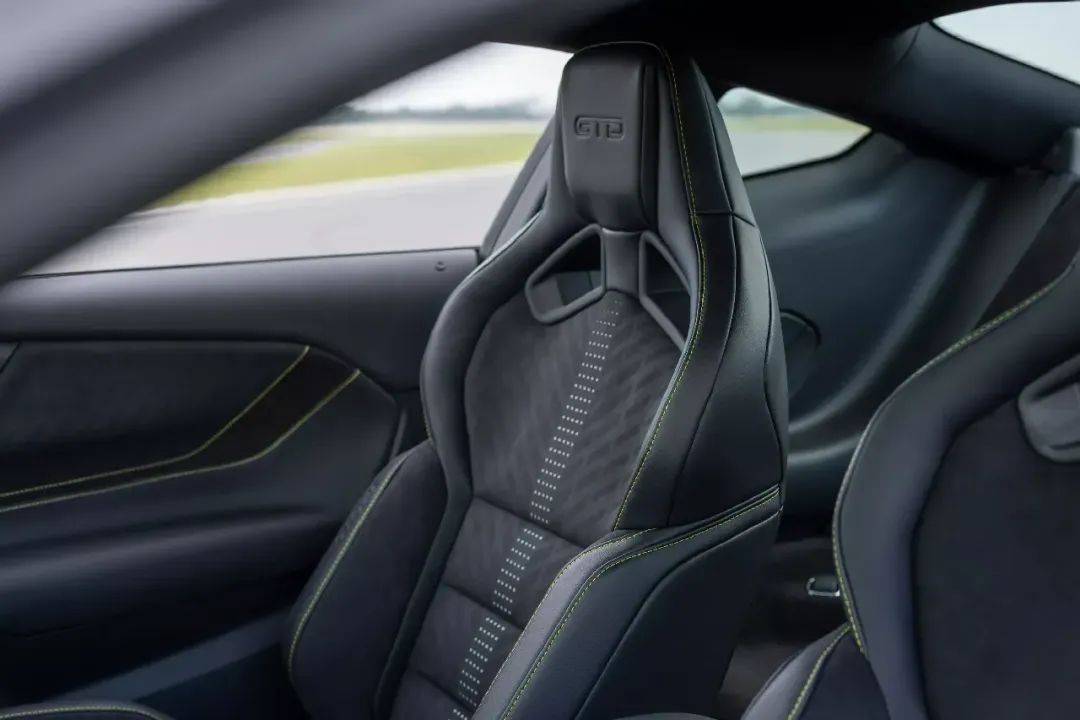 福特發布全新Mustang GTD Liquid Carbon,全碳車身要多帥有多帥