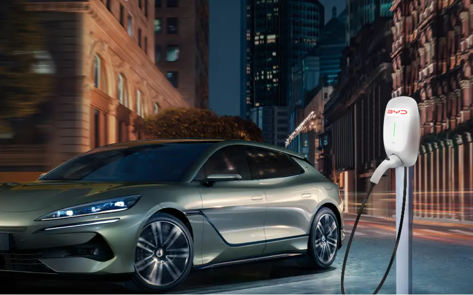 比亞迪新一代“小白樁”:“靈充”汽車充電樁發布 圖片