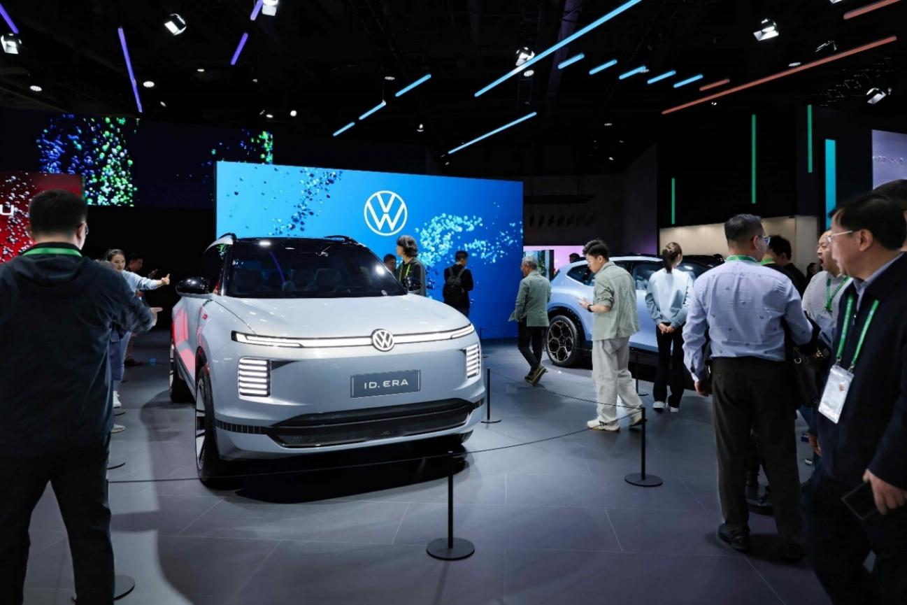 再赴進(jìn)博之約｜大眾汽車集團(tuán)前沿科技點(diǎn)亮出行未來