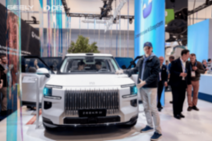 海外加價搶購,極氪9系究竟構建了怎樣的“東方豪華”競爭力?